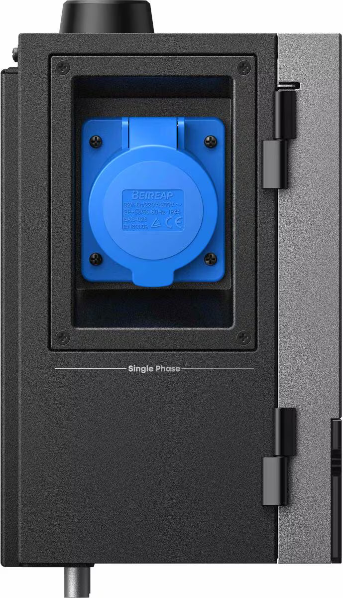 Anker SOLIX Power Dock Seitenansicht mit einphasigem Anschluss und blauer CEE-Steckdose