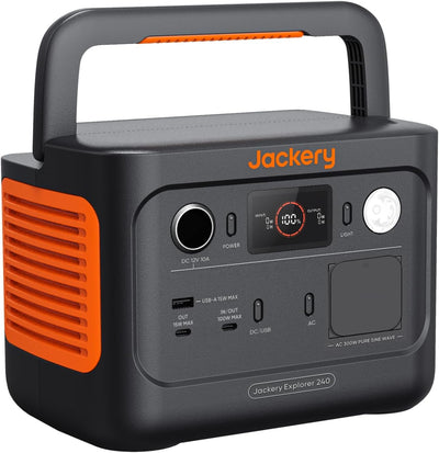 Jackery Explorer 240 v2 Frontansicht mit Display, Schuko-Steckdose und USB-C-Anschlüssen